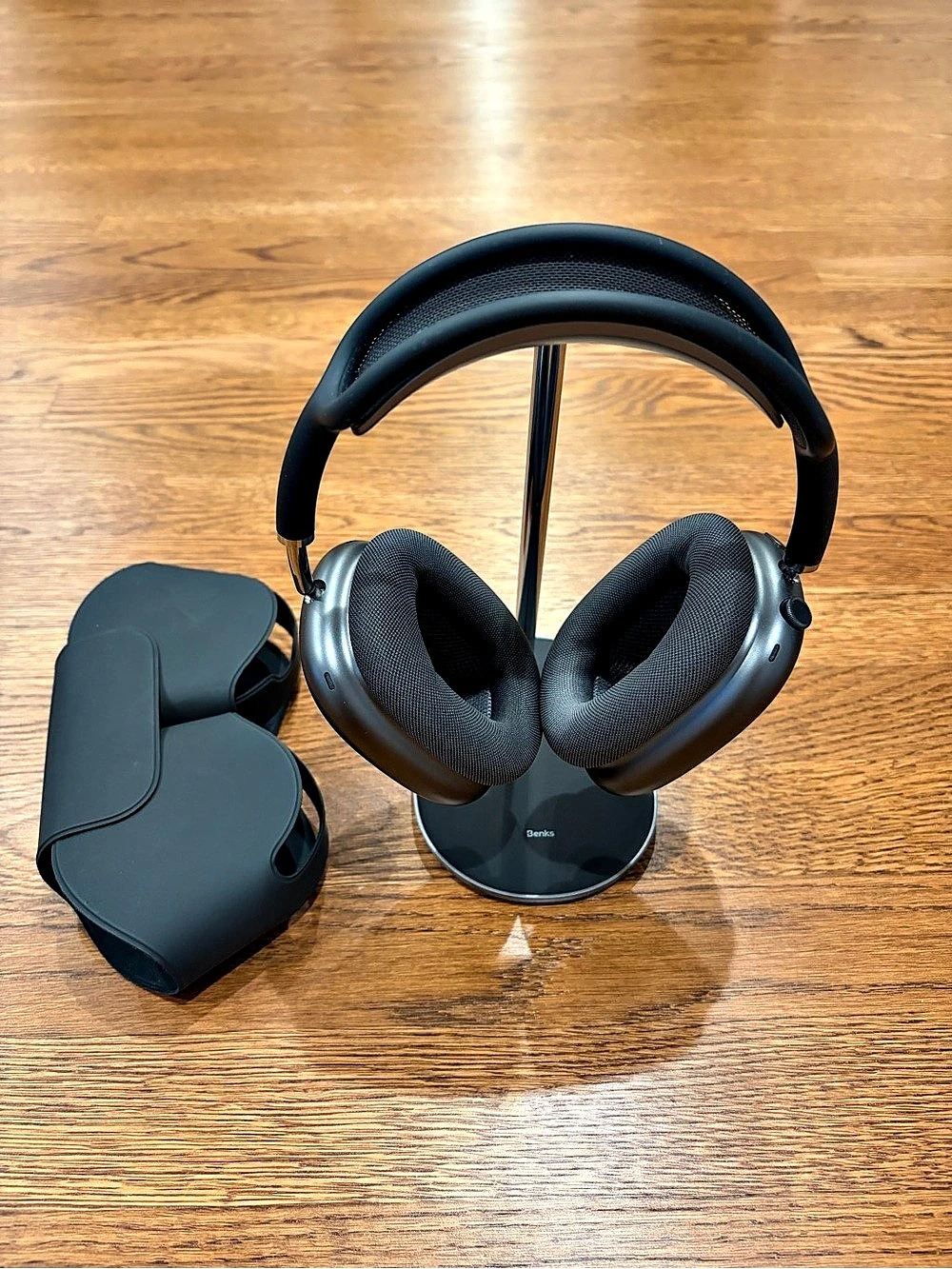 Like New Apple AirPods Max Over-Ear Headphones Gray